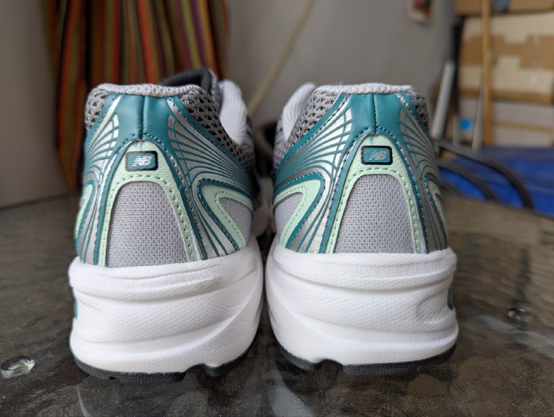 Кроссовки New Balance 740, новые, размер 8.5 US, 40 EU 4
