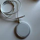 Apple MagSafe Charger 1