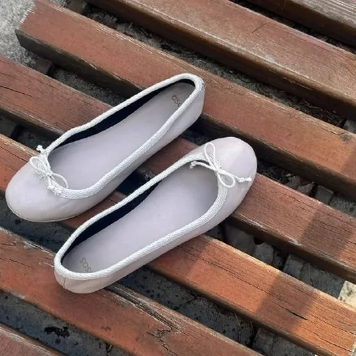Leather ballet flats