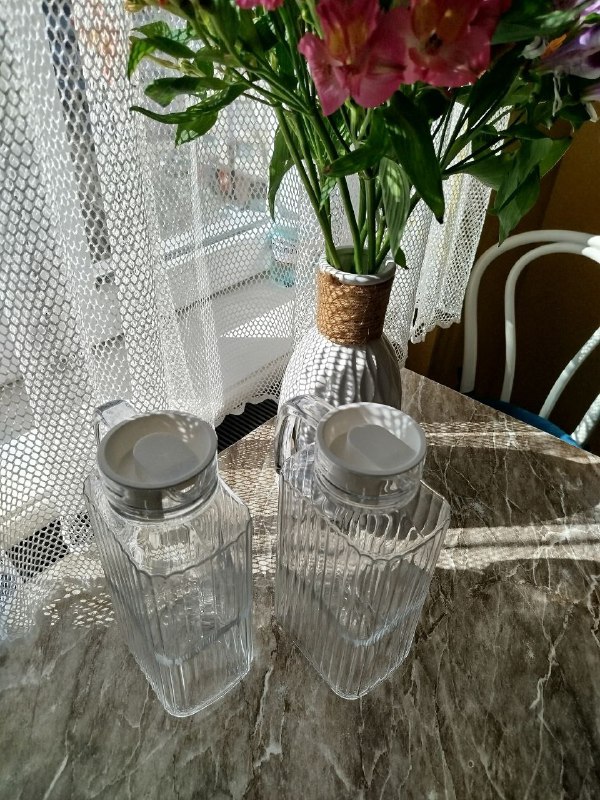 Кувшины, пластиковые банки, кружки, рюмки, бокалы, тарелки 2