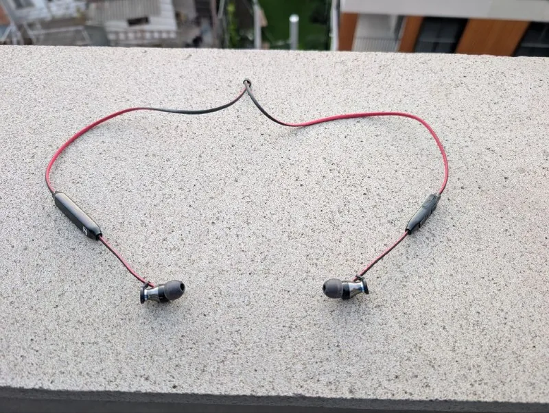 Sennheiser Momentum Free наушники 1