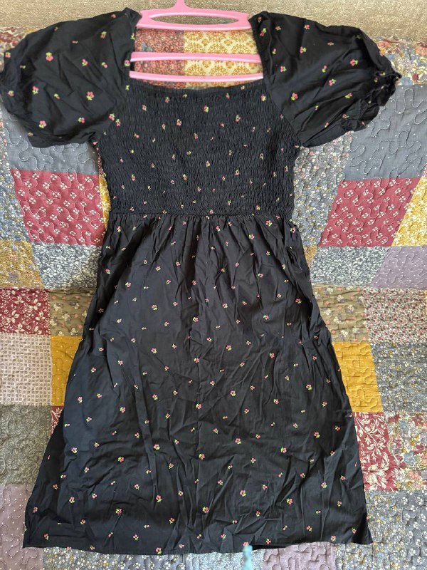 Женская одежда, платья, шорты, рубашки