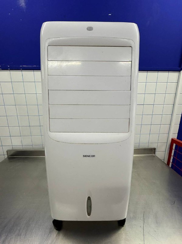 столы из нержавеющей стали, складные деревянные стулья и стол, осушитель, кондиционер, рисоварка 6