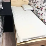 Односпальная кровать с матрасом и наматрасником 2