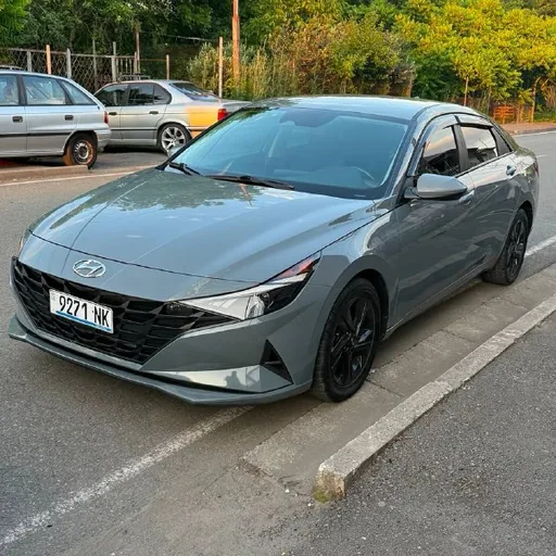 Hyundai Elantra 2022