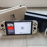 Nintendo Switch OLED, игра Pokémon Let's Go Eevee 1
