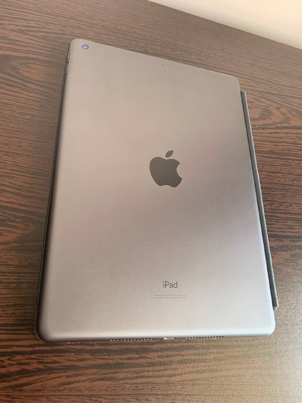 iPad 7 Space Gray 128GB с чехлом и клавиатурой 5