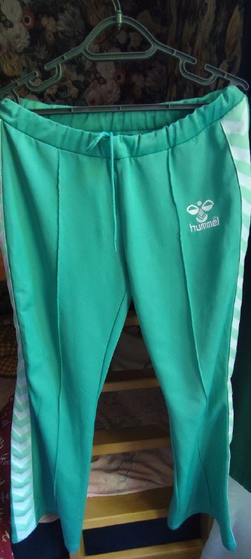 Худи укороченное, штаны, 2 юбки, 2 кофты 2