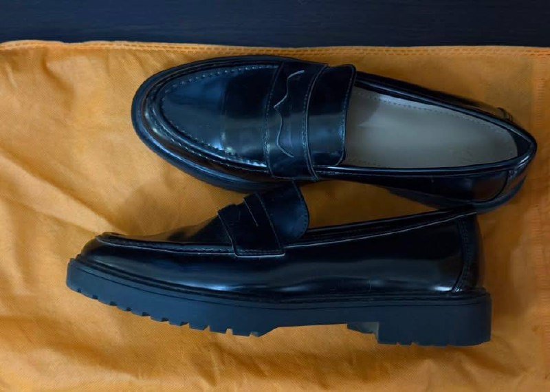 Adidas кроссовки, H&M лоферы, ASOS босоножки 2