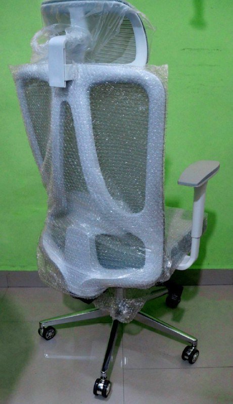 Многофункциональное офисное кресло 2