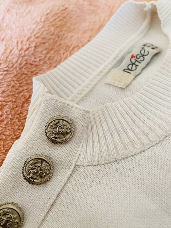 Свитер женский, юбка-карандаш, блузка, вязаный топ, защита маникюра, карандаш для бровей, расческа, тени Sephora 2