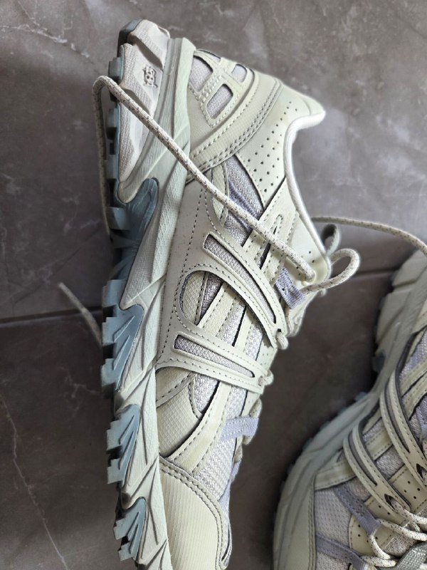 Кроссовки ASICS 1550 женские размер 26 см 2