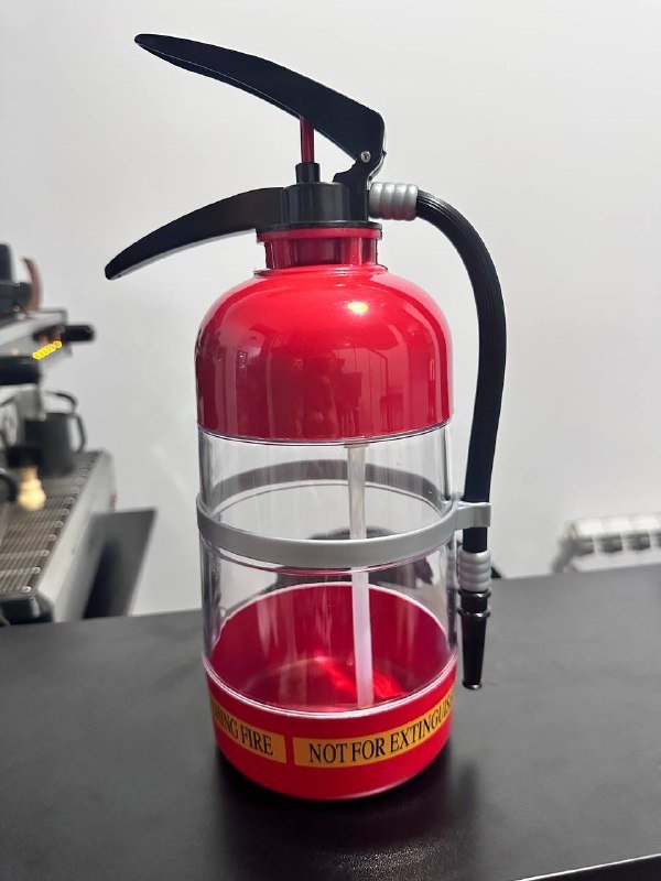 Cocktail shaker, beer dispensers, frying baskets, tea pots 2