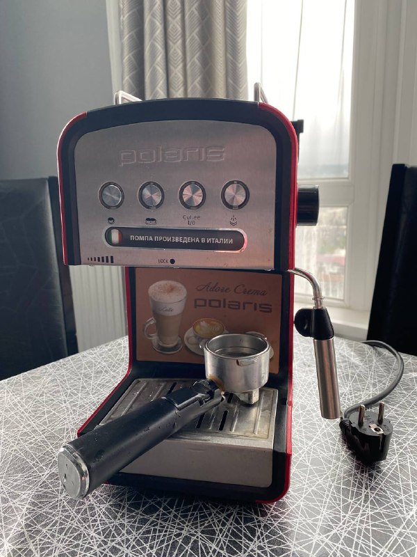 Плечики IKEA, Книга Бритни Спирс, Гирлянды, Кофеварка, Фотоаппарат 6