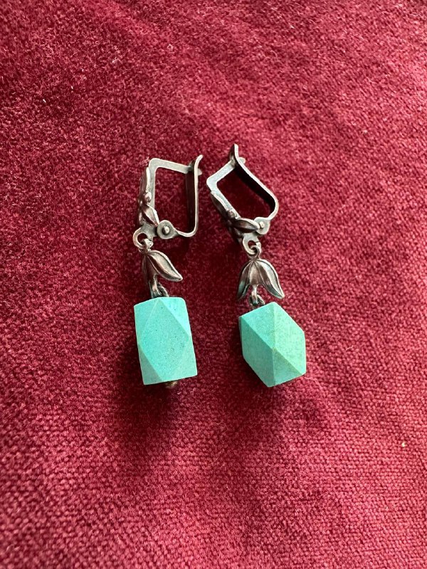 Jewelry set for sale: hair ornament, necklaces, earrings 8