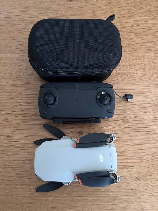 MacBook Air M1, Стабилизатор ronin sc-2, Квадрокоптер dji mini se, Вспышка Godox v1, Объектив Canon 50mm, Magic Mouse 2