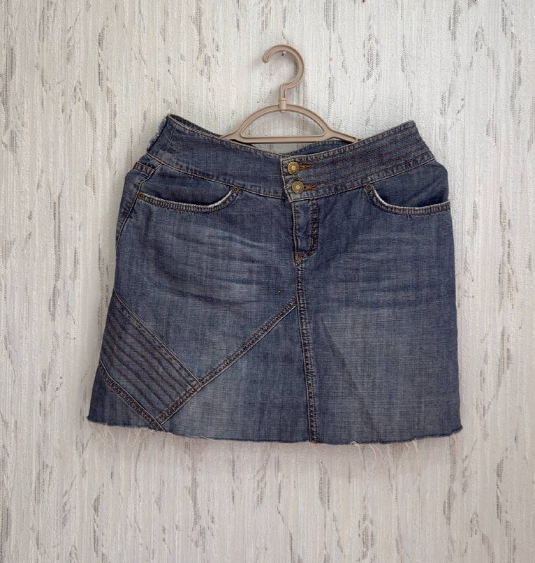 Джинсовая мини-юбка