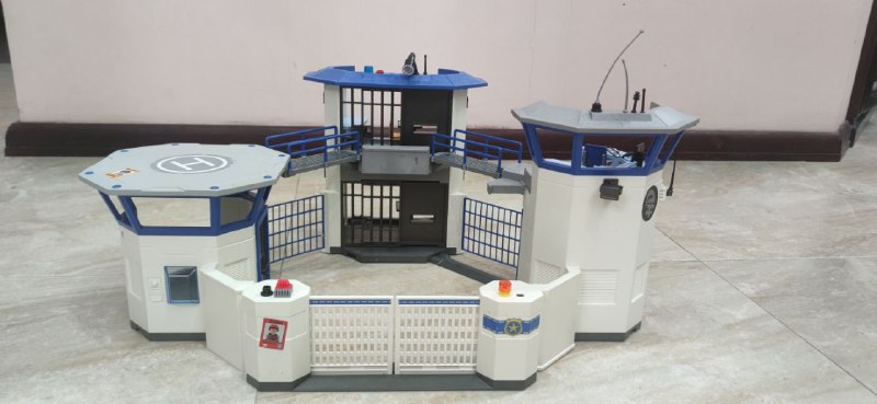 Playmobil центр полиции с тюрьмой комплект 1