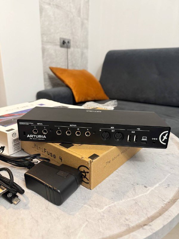 Аудиоинтерфейс Arturia Minifuse 4 3