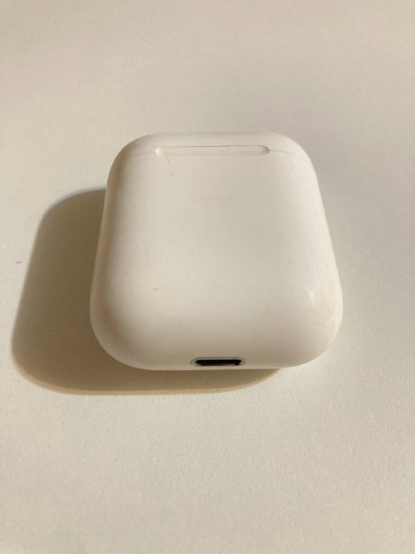 Серьги, тональный крем, зарядка airpods, блендер, сахарница