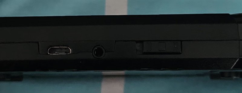 Портативная игровая ретро консоль Handheld Game Console 520 in 1 3