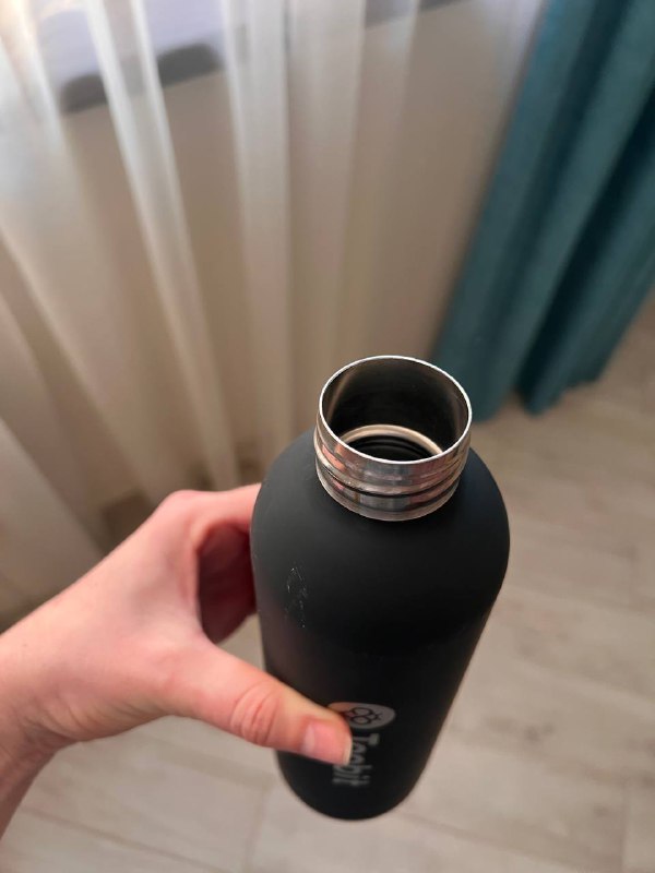 Бутылка черная, Термос черный, Термокружка розовая, Шейкер большой черно-желтый 4