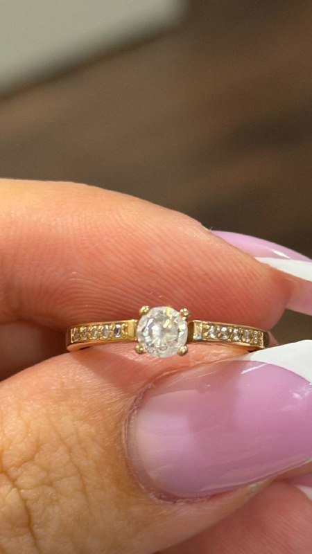 Золотое кольцо с камнями Swarovski 4