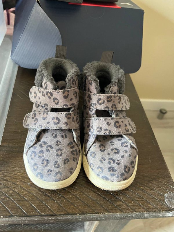 Кроссовки OshKosh, демисезонные HM, сандали Old navy детские 2