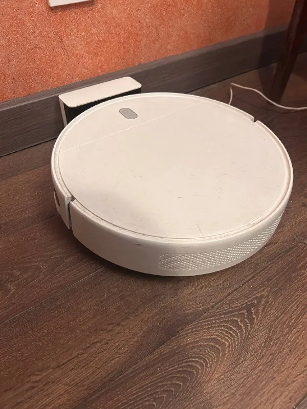 Робот-пылесос Xiaomi Vacuum Mop Essential 1