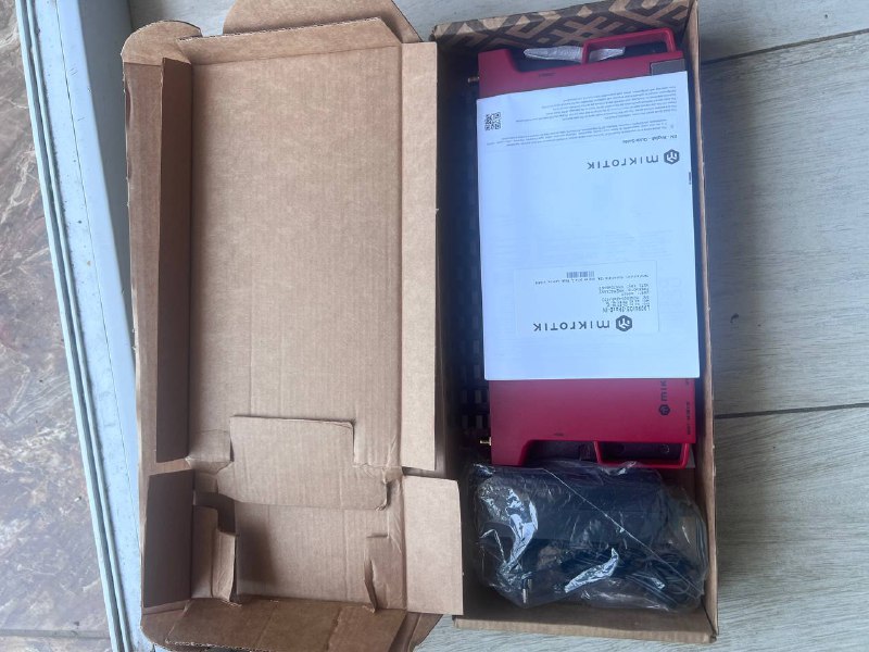 Маршрутизатор MikroTik L009UiGS-2HaxD-IN 3