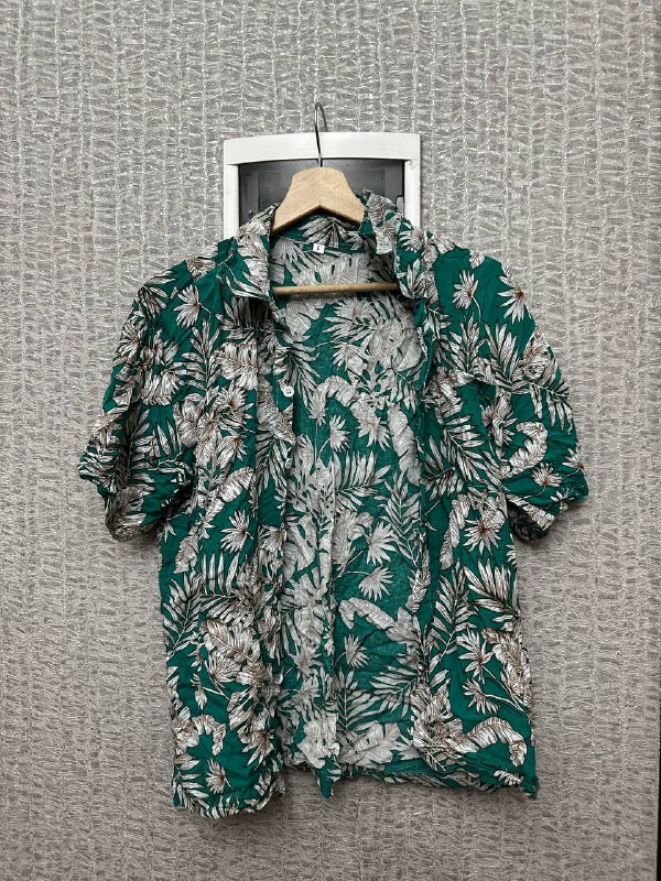 Рубашка Levi’s бежевая, Рубашка Levi’s синяя, Рубашка Lacoste, Рубашки с коротким рукавом, Толстовка Medooza серая, Толстовка Codered черная 5