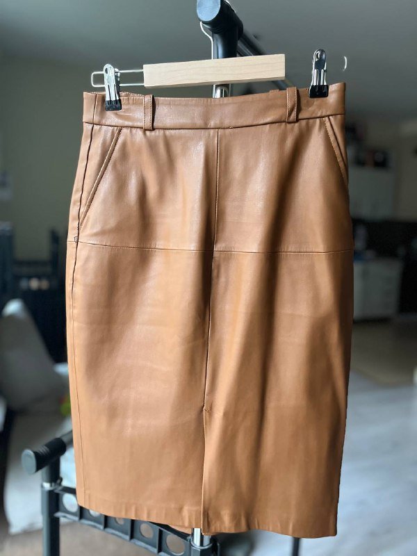 майка Uniqlo, юбки, рубашка Calvin Klein, платье Zara, свитер Zara, ботинки Timberland 8