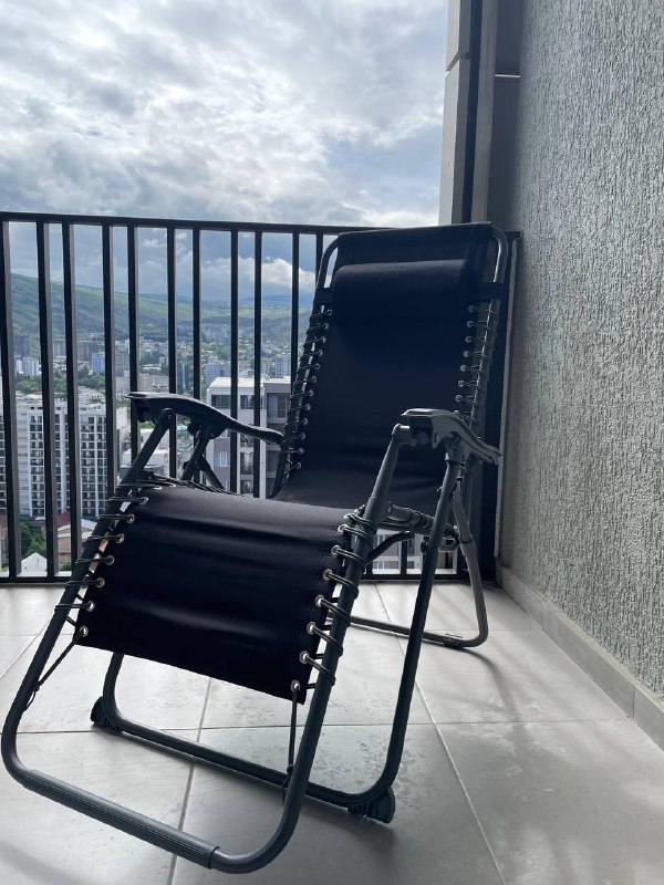 Рюкзак Skechers, Джинсовка Levi’s, Кресло шезлонг, Плед, Йога коврик, Костюм, Юбка, Боди 3