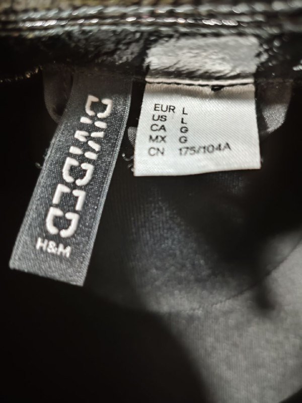 Женская черная глянцевая куртка размер L 3