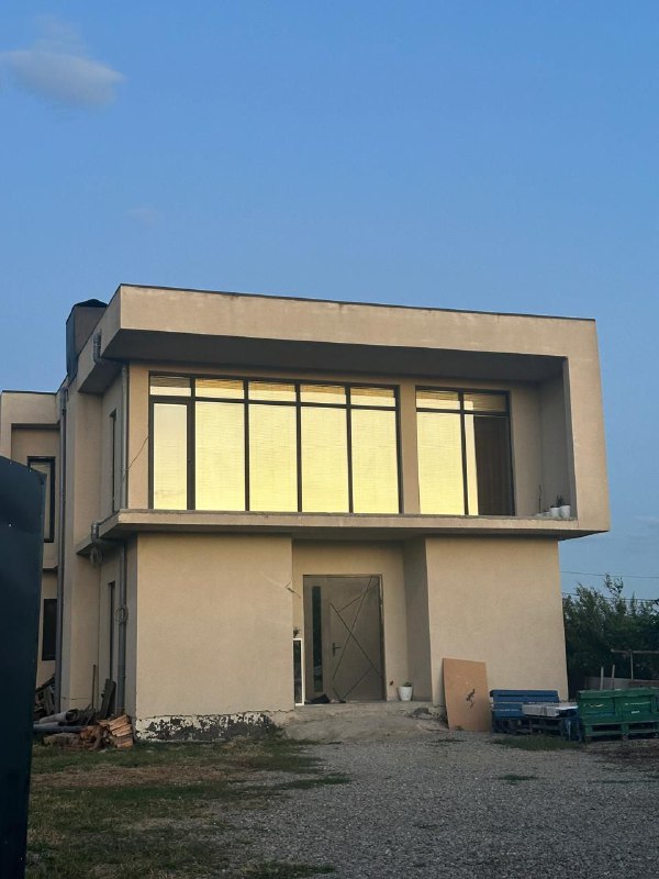 Дом 5 спален с подвалом, земельным участком 3