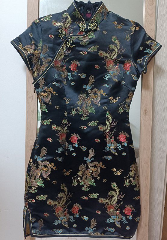 Платье в азиатском стиле атласное размер S мини