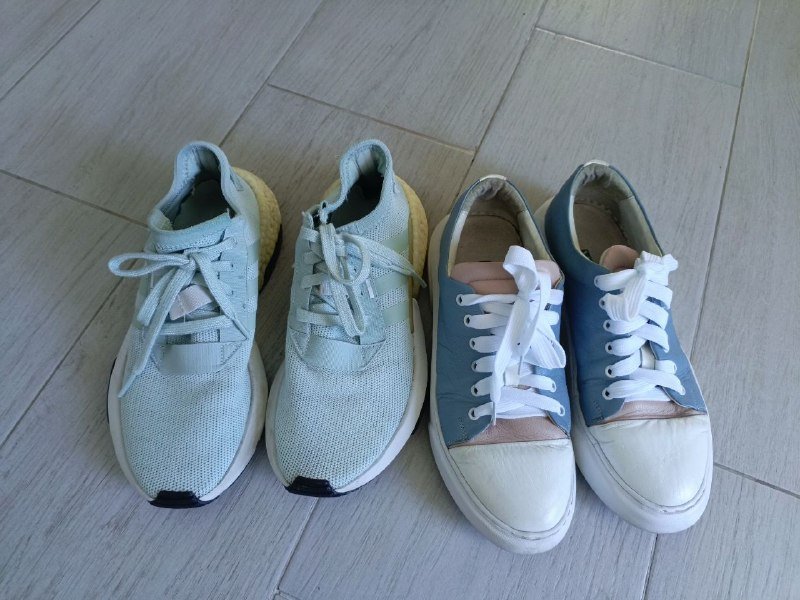 Кроссовки женские