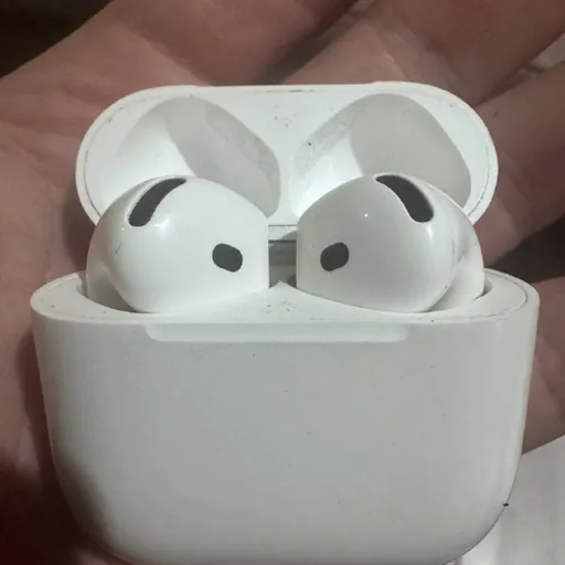 AirPods 4