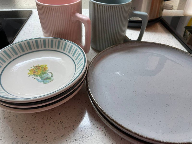 Посуда набор тарелок и кружек 2