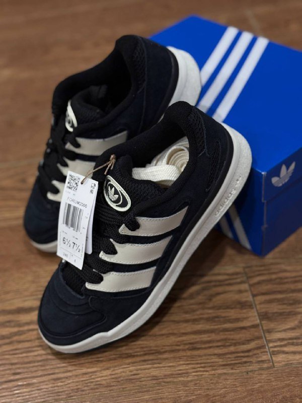 Женские кроссовки Adidas 3