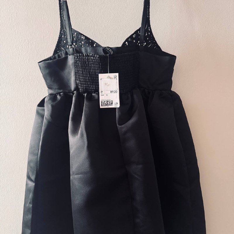 Чёрное платье H&M