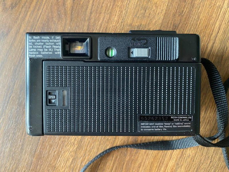 Пленочный фотоаппарат Ricoh AF-2 3