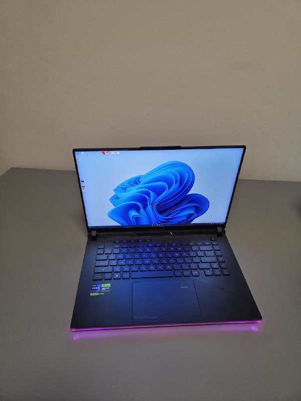 Ноутбук Asus Rog Strix Scar 16, охлаждающая подставка llano V12