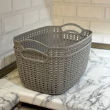 Пластиковые корзинки и корзина для белья 1