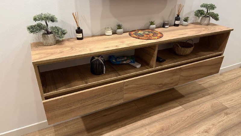 Мебель: стол, зеркало, комод 2