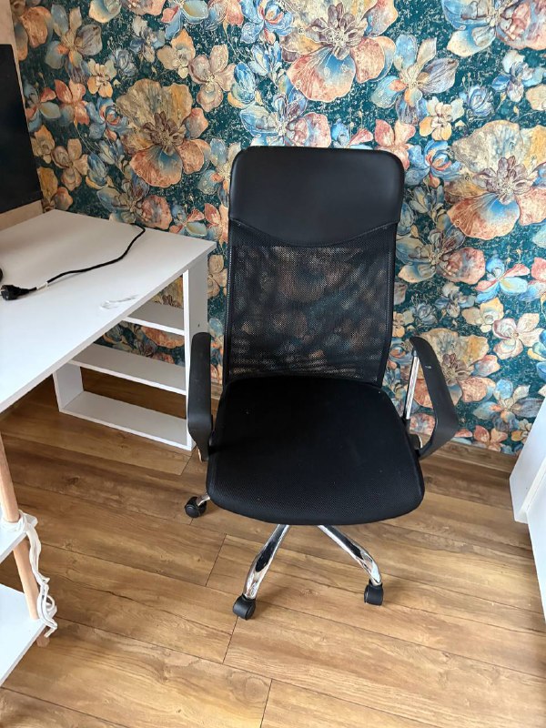 Стол + стулья, офисный стул, игра PS4/PS5, стойка для одежды, сушка для одежды 2