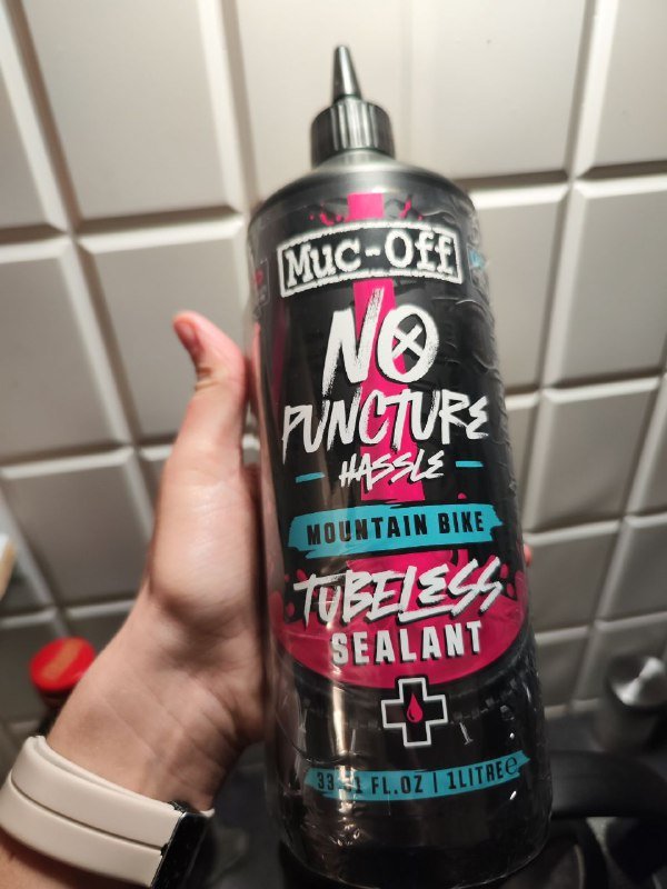 Силиконовый герметик для бескамерных шин велосипеда