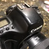 Canon EOS 5D с объективом 50mm 1.4 2