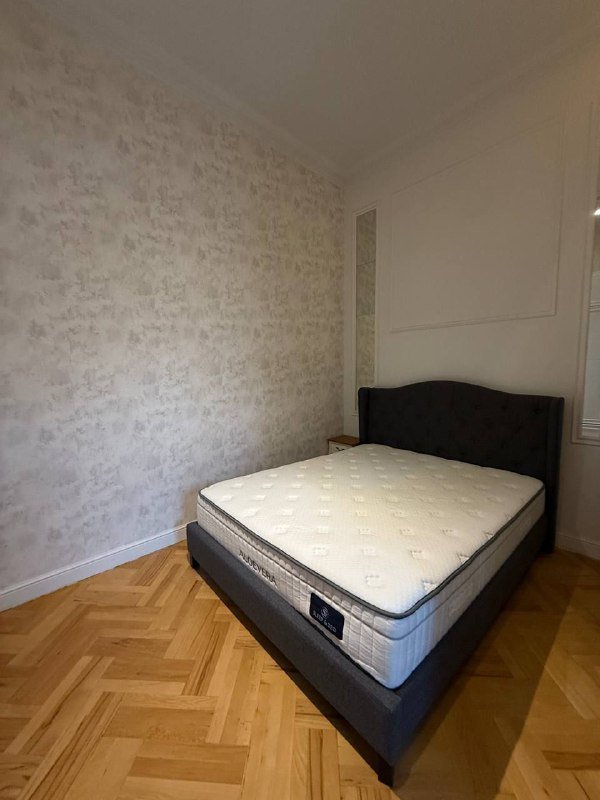 Три кровати с матрасами 180x200 и 160x200 6