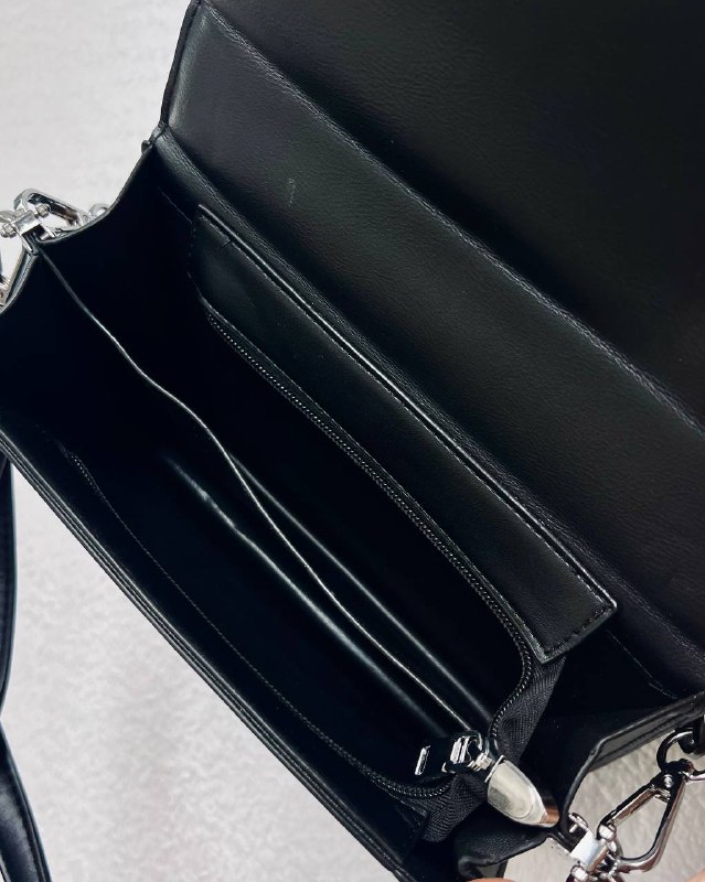 Сумка с цепью, новая, 23х17х8 3